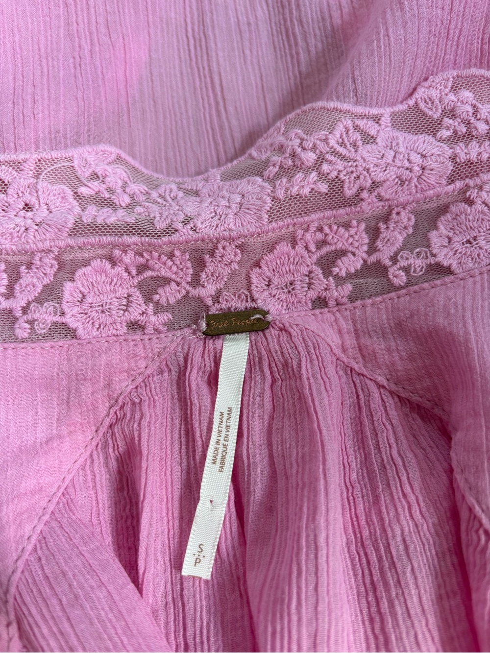 Free People 100% Cotton Sheer Pink Lace-Trim Button Down Blouse - Picture 4 of 6